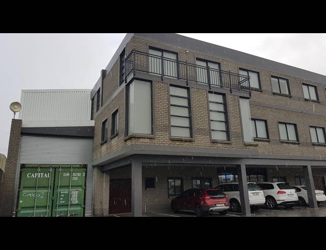 3,081M² FACTORY TO LET IN SAXON INDUSTRIAL